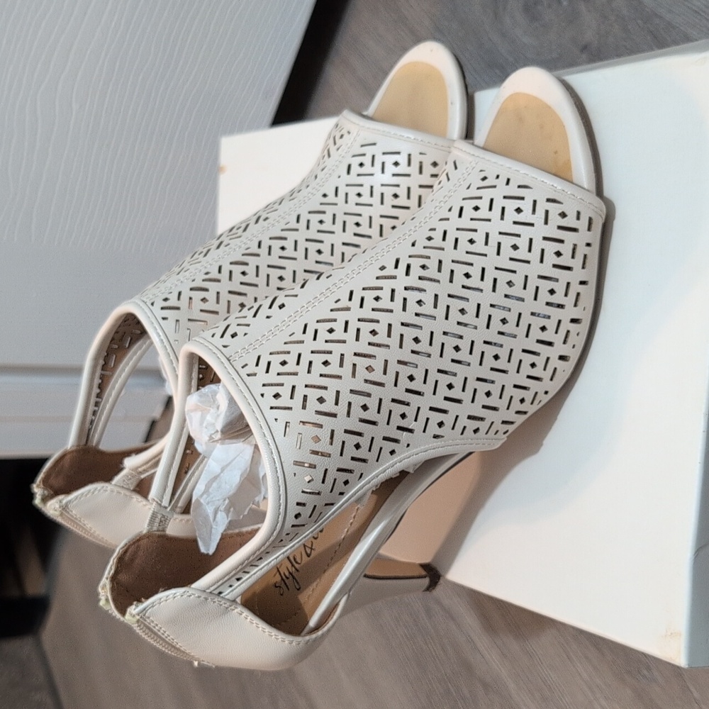 Style & Co White Heels